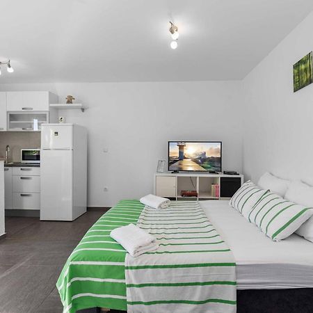 Studio Apartment Sekula Шибеник Екстер'єр фото