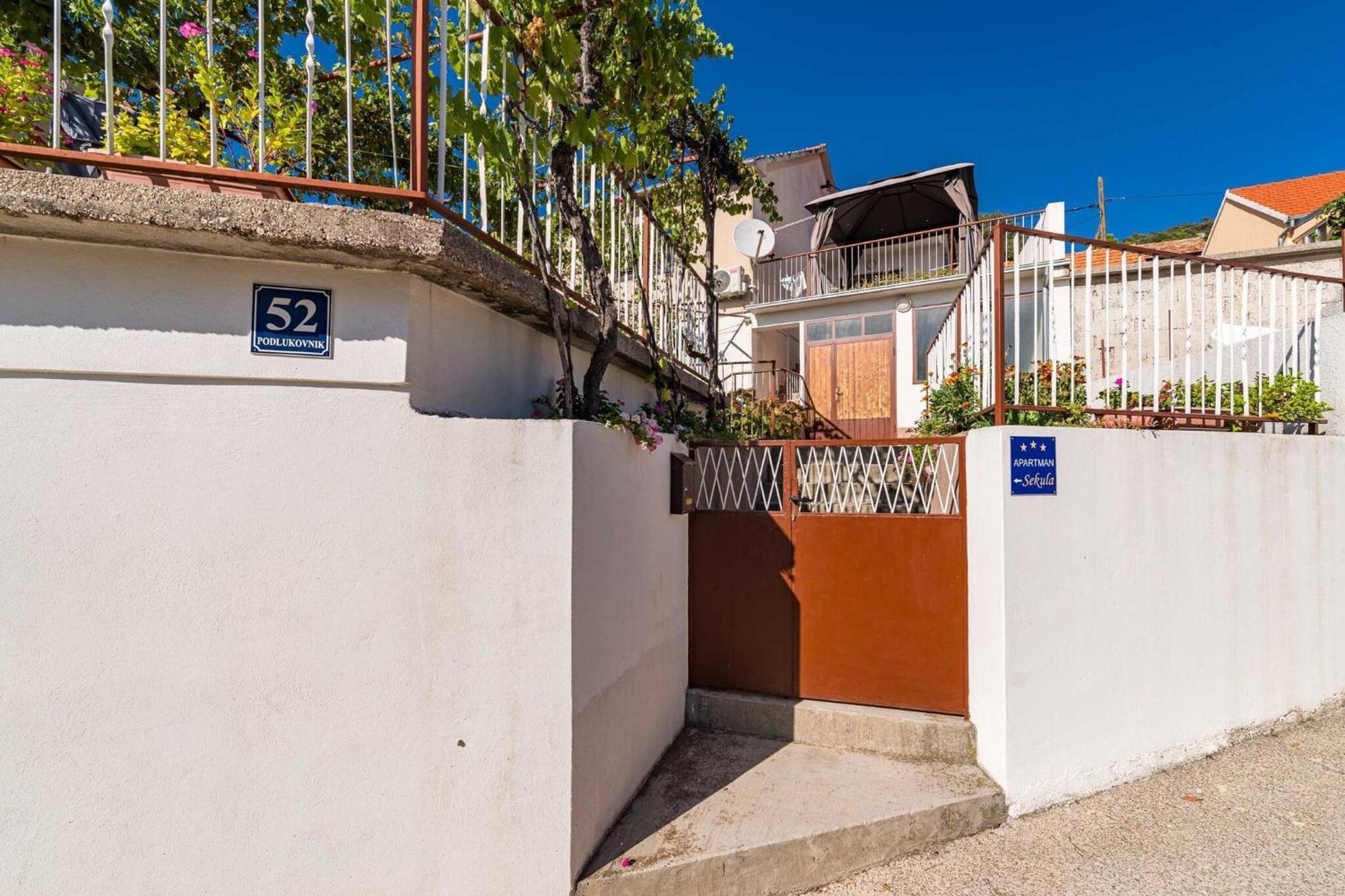 Studio Apartment Sekula Шибеник Екстер'єр фото