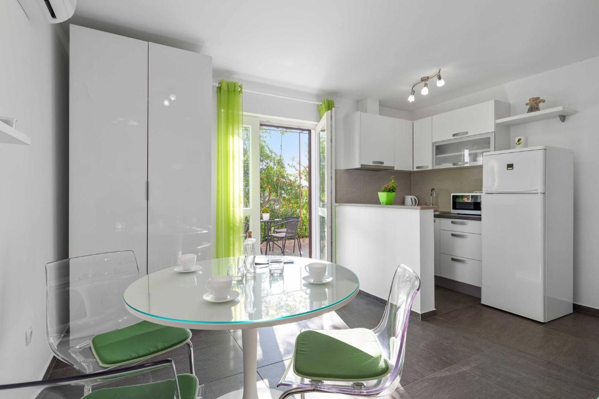Studio Apartment Sekula Шибеник Екстер'єр фото
