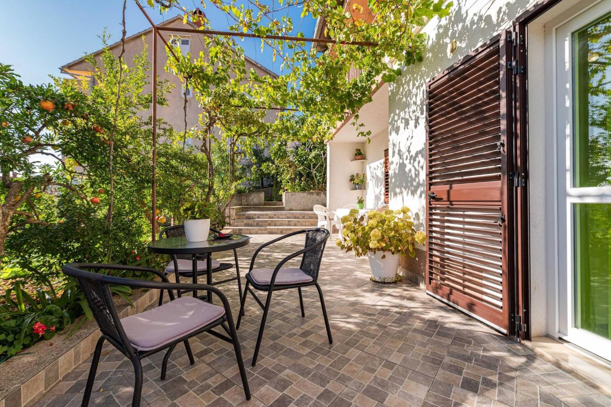 Studio Apartment Sekula Шибеник Екстер'єр фото